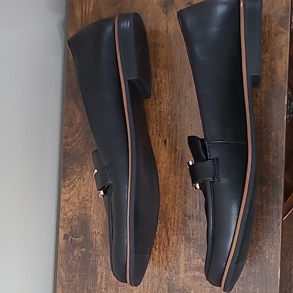 Anne Klein Black Loafers with Gold Detail with Logo size 7.5 - Picture 6 of 12